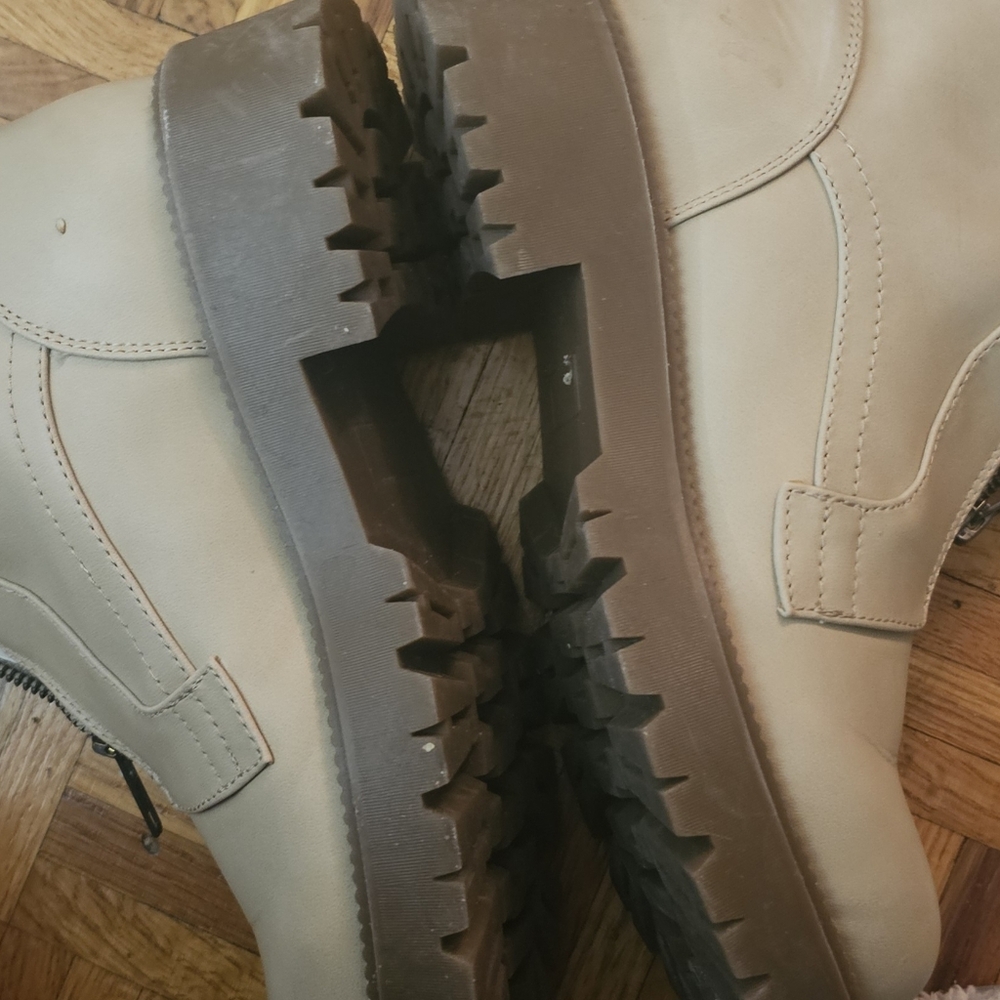 Womens  Beige Boots